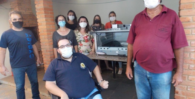 Rotary conclui projeto do segundo Churrasco Grego com entrega de forno