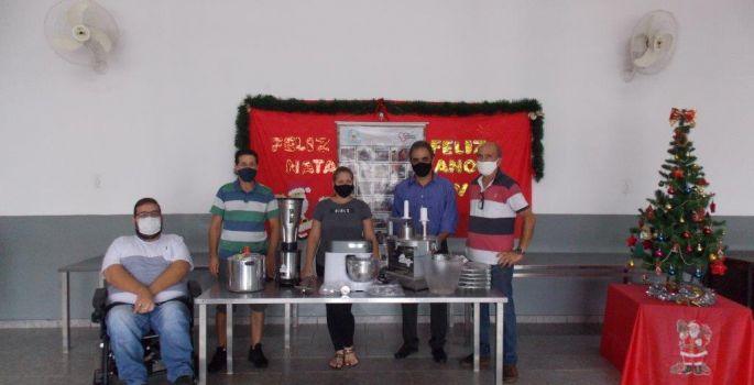 Rotary Club de Avaré faz doações para a SEARA