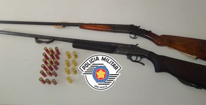 Após agredir esposa, homem é detido com armas em sua casa