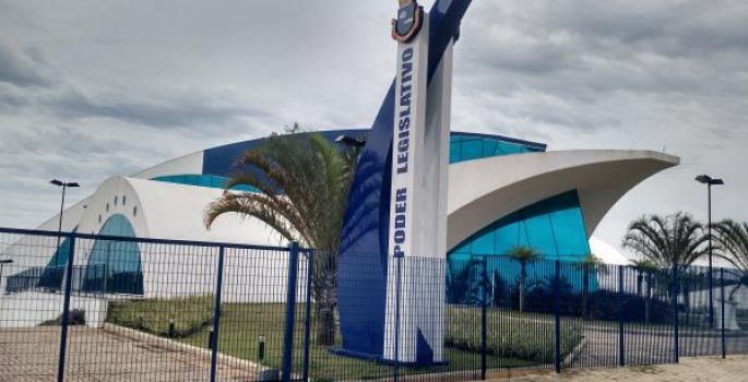 Prefeito perde “queda de braço” e CPI da Dívida Ativa será retomada