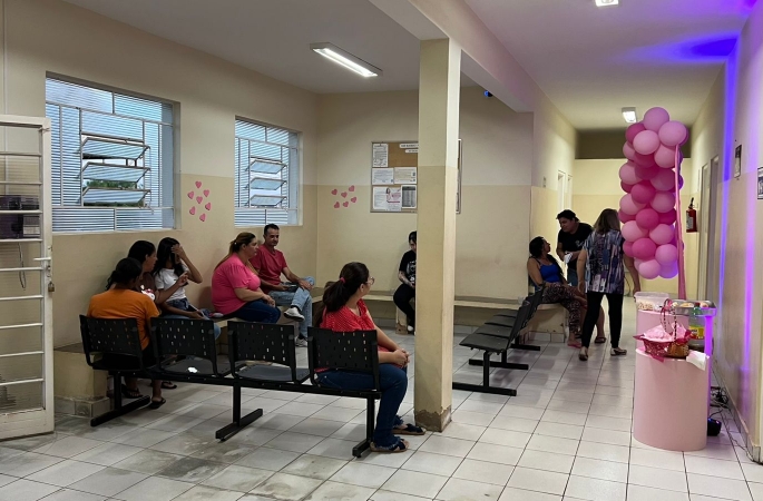 Outubro Rosa: Posto de Saúde do Bairro Alto realiza ação de conscientização sobre a saúde da mulher