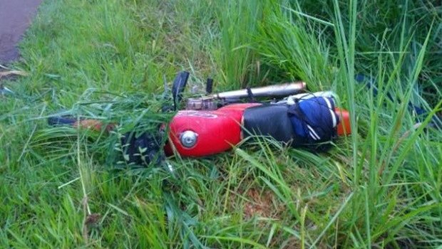 Homem é encontrado morto ao lado de motocicleta em rodovia de Piraju