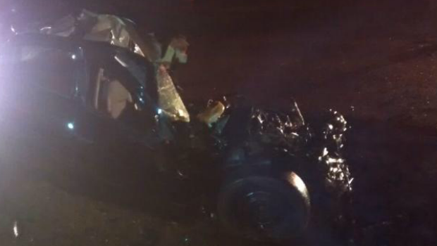 Homem morre após acidente entre veículo e caminhão em Taquarituba