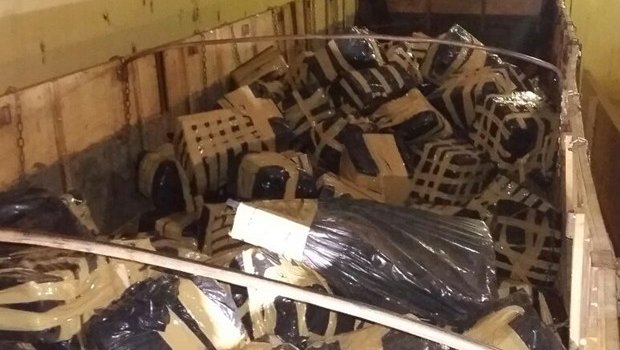 Polícia apreende toneladas de maconha em rodovia de Piraju