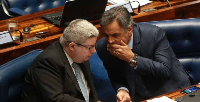 Supremo afasta Aécio do Senado e impõe a ele “recolhimento noturno”