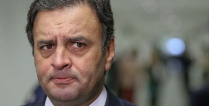 “Não fiz dinheiro na vida pública”, diz Aécio