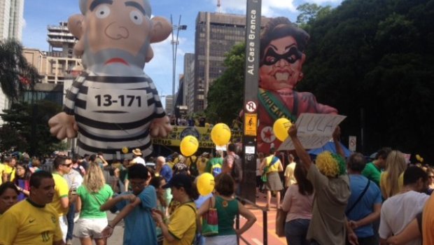 Sob forte crise, PT tenta voltar às origens em ano decisivo