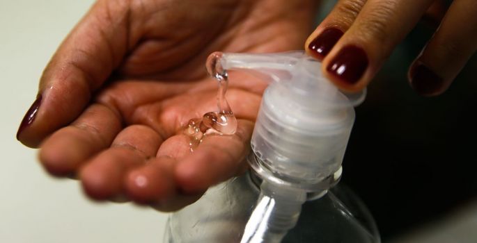 Polícia Civil descobre central de álcool em gel falsificado em SP