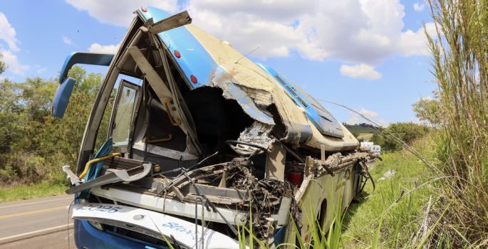 Tragédia em Taguaí: sobrevivente de acidente que deixou 42 mortos recebe alta de hospital