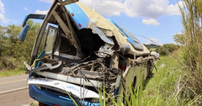 Laudo da polícia aponta ônibus acima da velocidade em acidente que matou 42 pessoas em Taguaí
