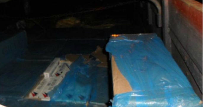 Caminhoneiro é preso com carga de cigarros contrabandeados em Quadra