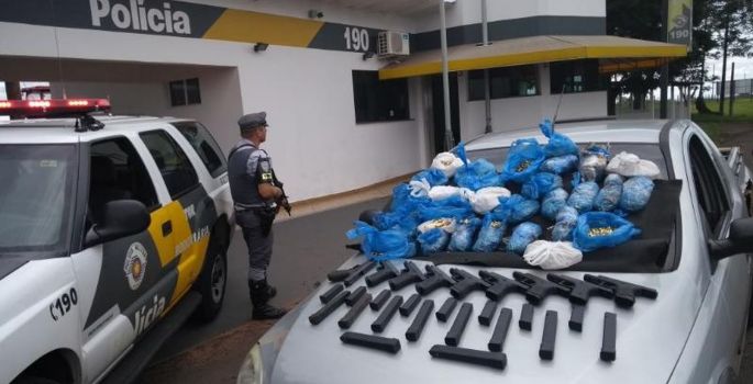 Motorista é flagrado com arsenal de armas e quase 7,5 mil munições em rodovia