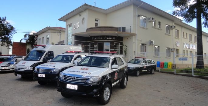 PC  de Avaré prende funcionário que estaria furtando alimentos