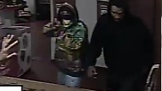 Câmera flagra assalto à loja de conveniência de posto em Piraju