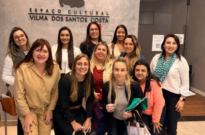 Assistentes sociais de Avaré participam de semanário em Bauru