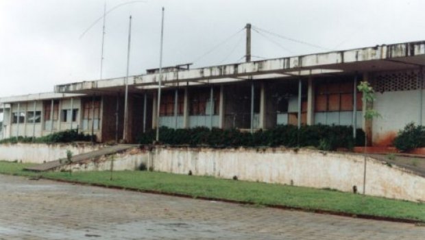 PM apreende menor em estação de trem abandonado traficando drogas