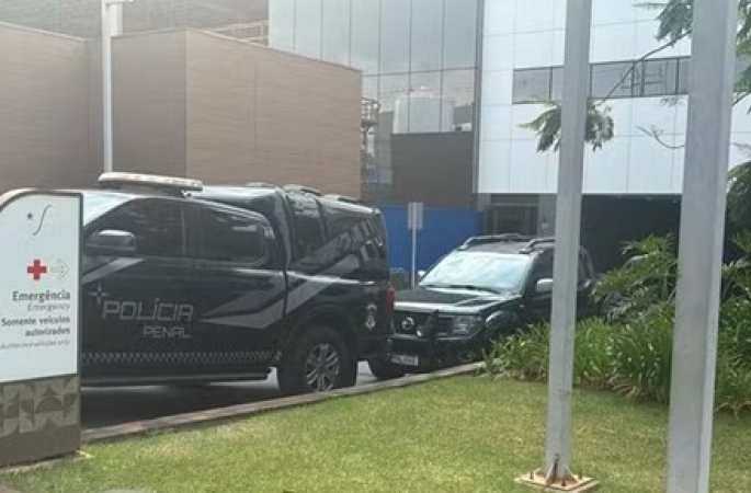 Bolsonaro passa mal, tem crise de vômito e é levado às pressas a hospital em Brasília