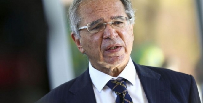 Guedes admite que crise alimentada por Bolsonaro pode prejudicar economia
