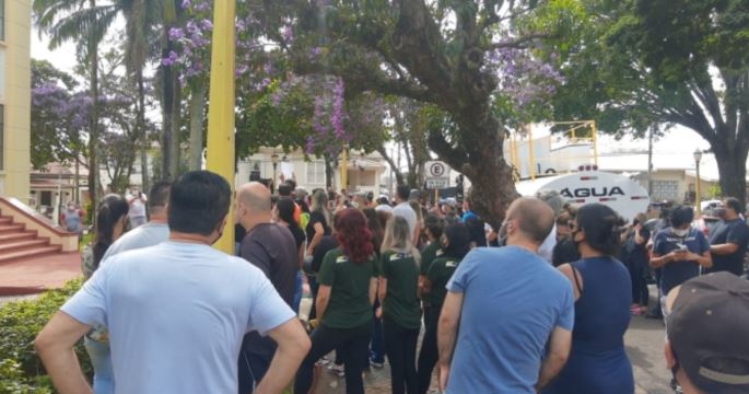 Comerciantes realizaram movimento pela reabertura do comércio 