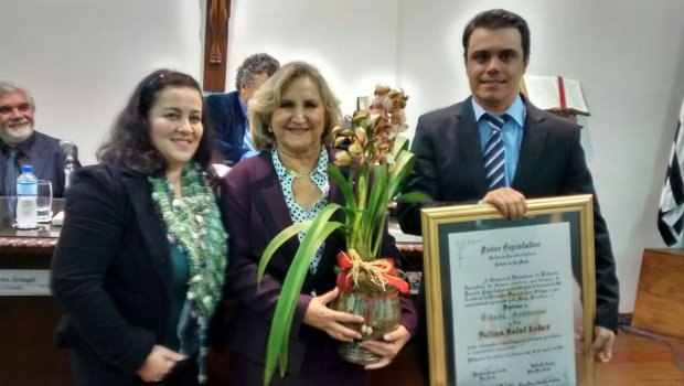 Fátima Khalaf Zedan recebe título de cidadã avareense