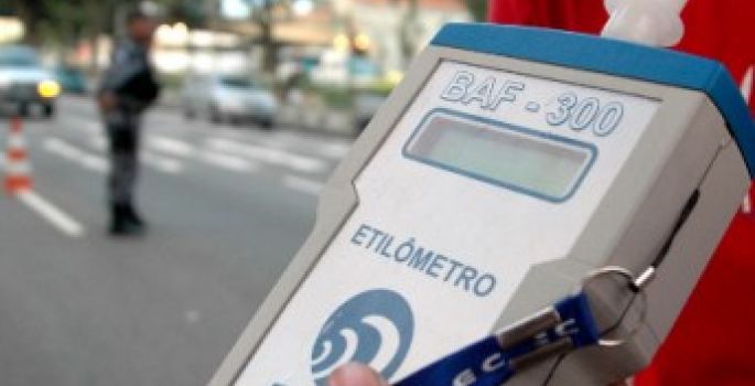 Programa Direção Segura autua 21 motoristas em Botucatu