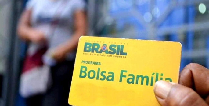 Beneficiários do Bolsa Família receberão Auxílio Brasil em 17/11
