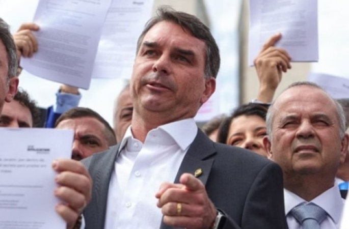 Oposição consegue 41 assinaturas e pede impeachment de Moraes