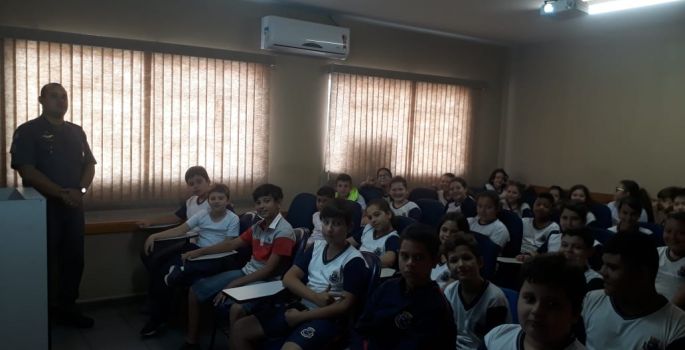 Alunos da escola “Maneco Dionísio” conhecem a “Escolinha da PM