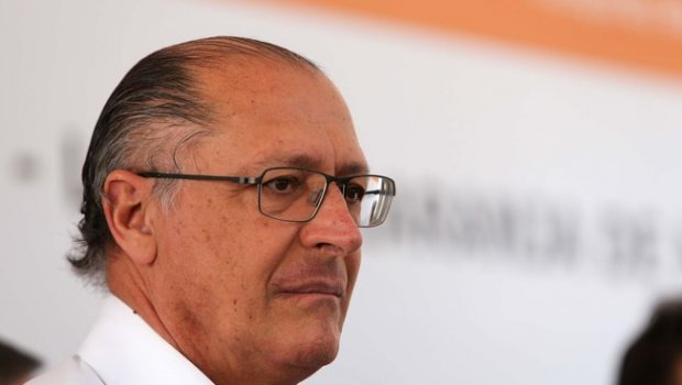 Alckmin diz que Constituição não é golpista
