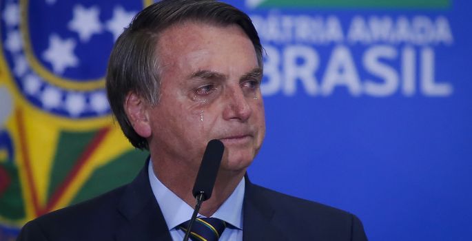 Bolsonaro negocia cargos para se aproximar do Congresso