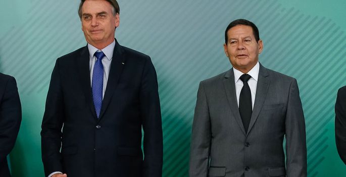 Vice é sempre uma sombra, mas por enquanto está tudo bem, diz Bolsonaro