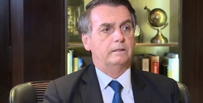 Bolsonaro: “Desculpem as caneladas, não nasci para ser presidente, e sim militar”