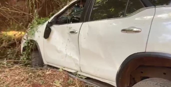 Motorista abandona carro em estrada rural após acidente em Botucatu