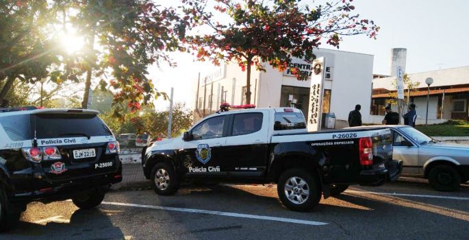 PC prende 4 em operação contra quadrilha suspeita de furtar dezenas de veículos