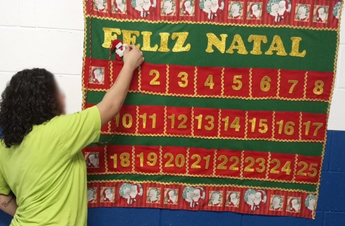 Jovens da Fundação CASA de Cerqueira César aguardam o Natal com o Calendário do Advento