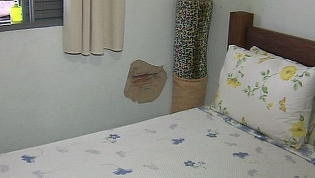 ‘Só senti a cama tremer’, diz mulher que teve casa atingida por raio