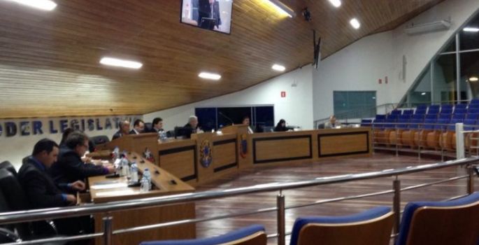 Prefeito sofre derrota acachapante em projeto de lei
