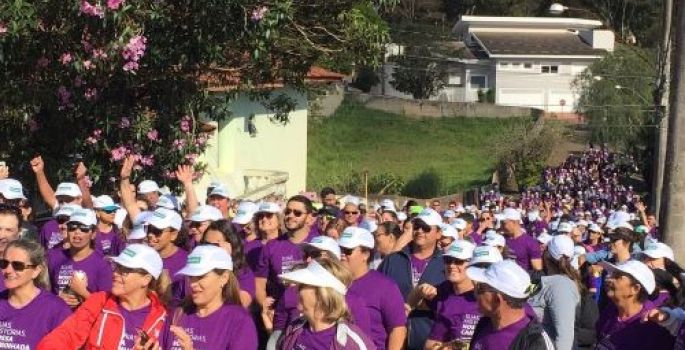 Mais de 800 pessoas participam da Caminhada Unimed em Avaré
