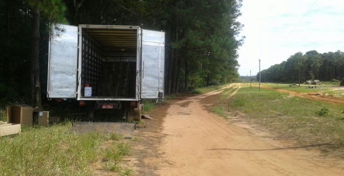 Criminosos roubam carga de eletrônicos na rodovia Castello Branco