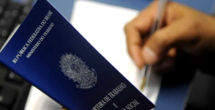 Governo calcula que 24,5 milhões de trabalhadores terão salário reduzido ou contrato suspenso