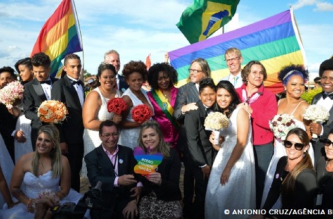 Casamento entre mulheres cresce 5,9% e é recorde em 2023, mostra IBGE
