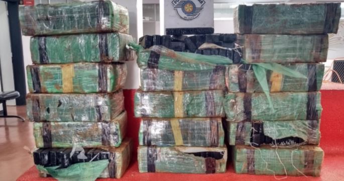 Polícia Rodoviária apreende mais de 300 kg de maconha na Castello Branco em Itatinga