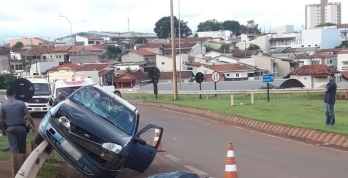Ciclista morre ao ser atropelado por carro em rodovia de Taquarituba