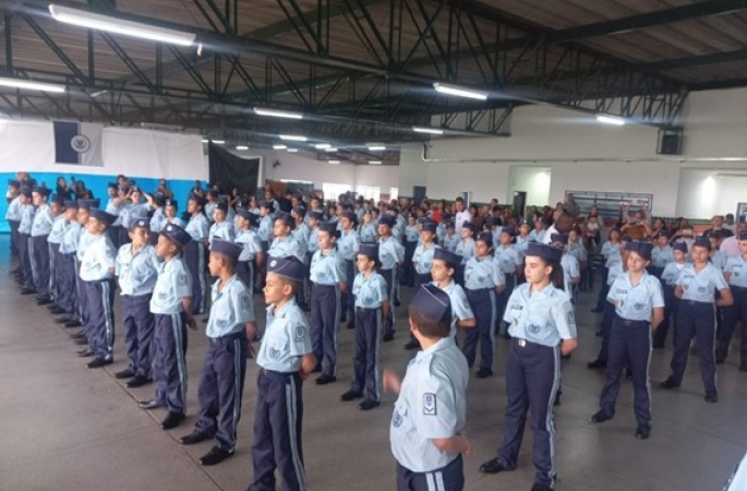 Entenda o projeto de escolas cívico-militares, aprovado na Alesp