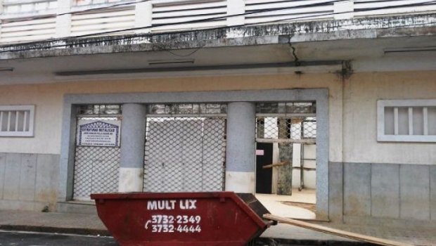 EM REFORMA, ANTIGO CINE SANTA CRUZ VAI VIRAR UMA GRANDE LOJA