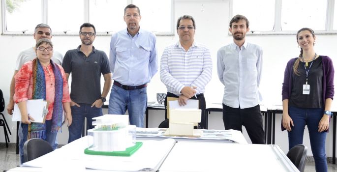 Universitários da Faculdade Eduvale participam de competição de projetos