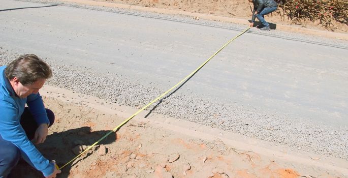 Vereador verifica ruas e encontra irregularidades em asfaltamento