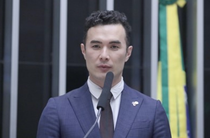 Deputado campeão de gastos com alimentação tenta bancar com verba pública até chope
