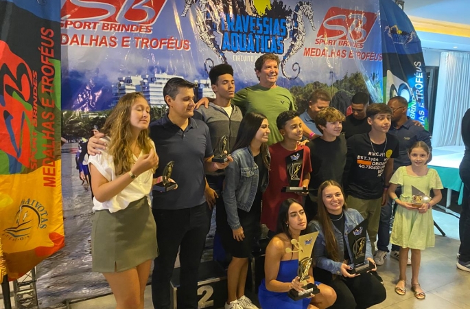 Natação encerra ano com vice-campeonato no Circuito de Travessias Aquáticas