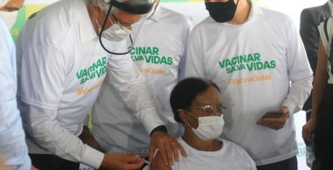 Dezenove estados brasileiros começam vacinação contra a Covid-19